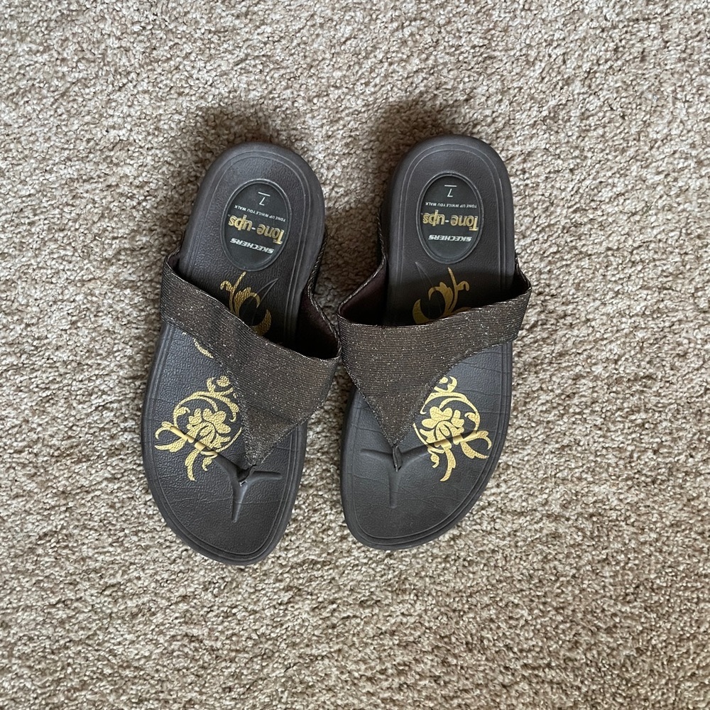 Skechers Tone Ups Flip Flops Sandals Bronze Style # 38737 Womens Size 7